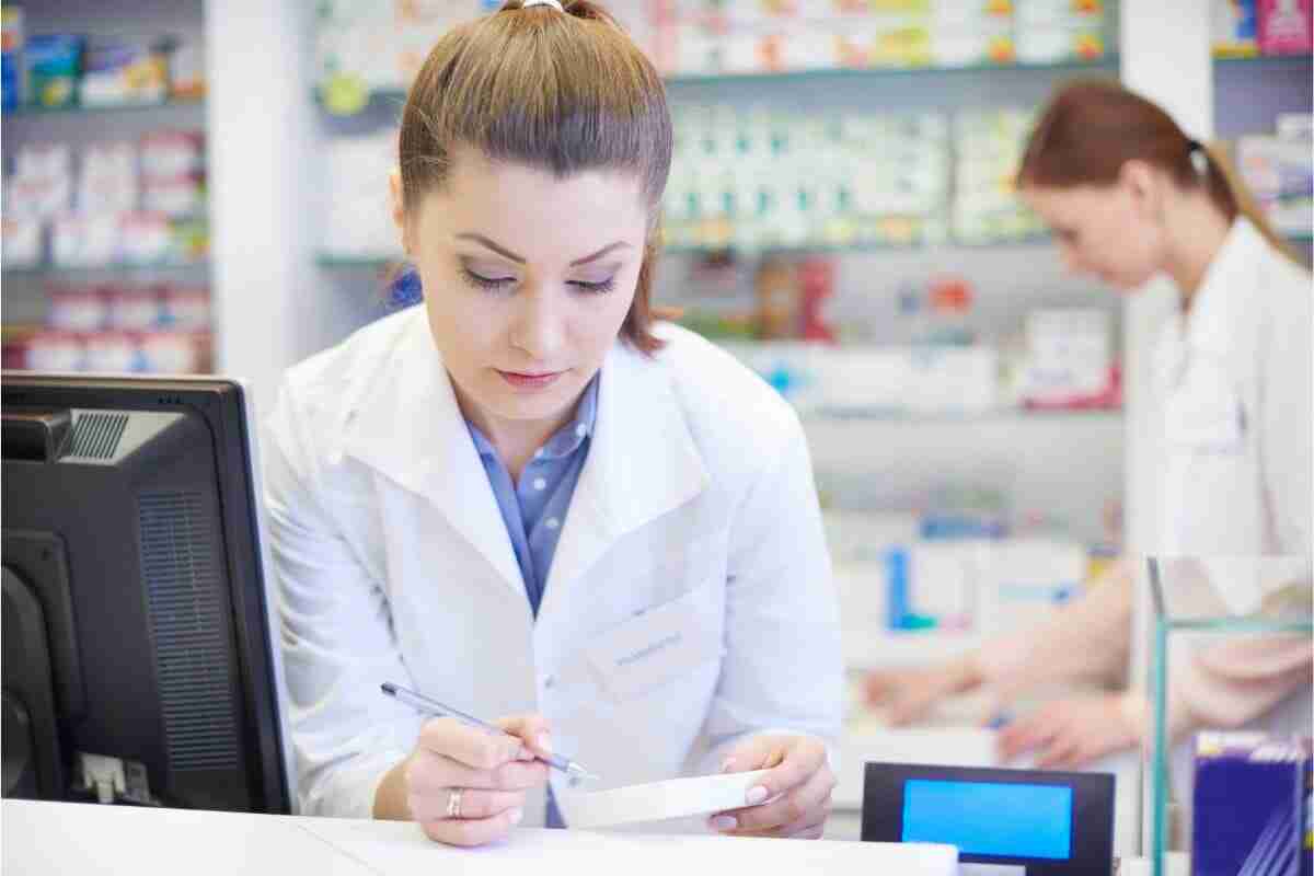 What Factors Impact How Much A Pharmacy Tech Makes?